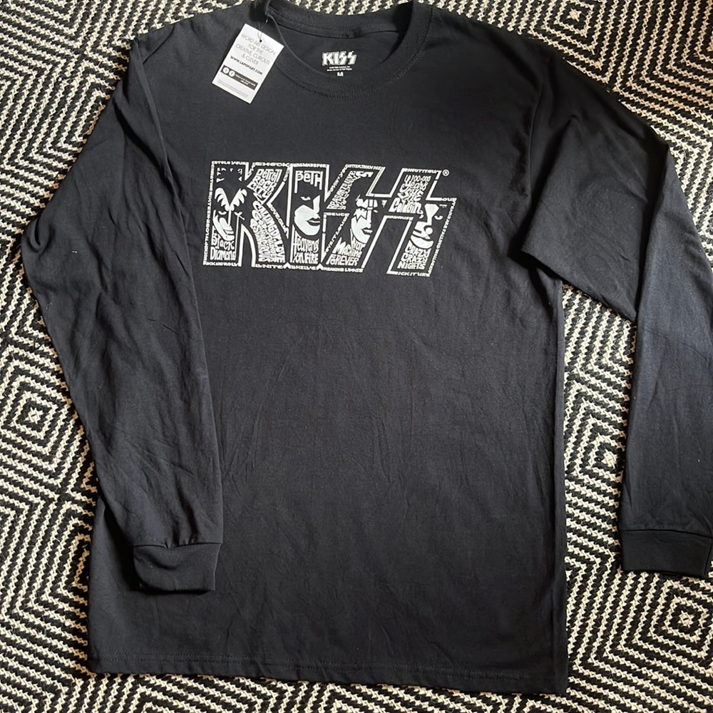 KISS word art long sleeved tee